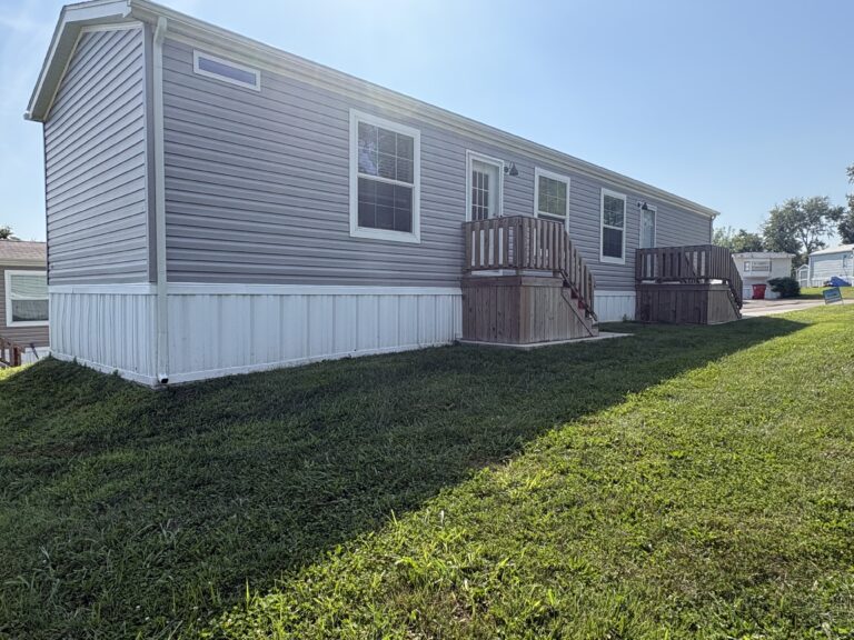 Gallery for 17311 E US Hwy 40, 0A38 at Highland Manor Manufactured Home Community: Image 9 of 11