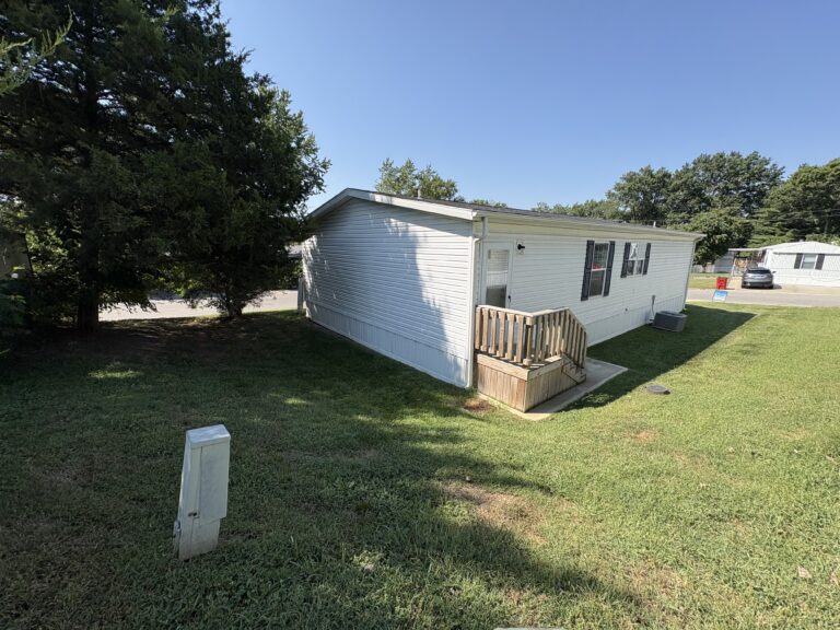 Gallery for 17311 E US Hwy 40, 0B52 at Highland Manor Manufactured Home Community: Image 11 of 23