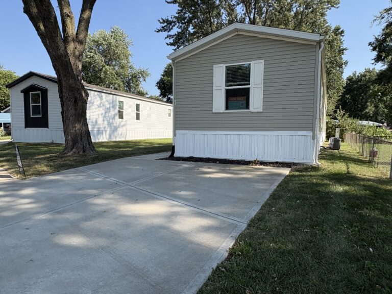 Gallery for 17311 E US Hwy 40, 0G17 at Highland Manor Manufactured Home Community: Image 1 of 13