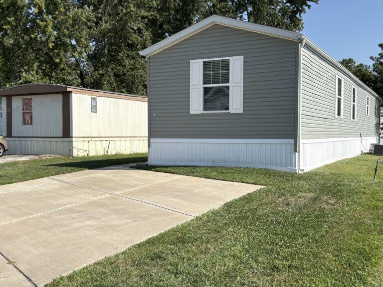Gallery for 17311 E US Hwy 40, 00G7 at Highland Manor Manufactured Home Community: Image 1 of 11
