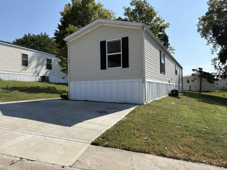 Gallery for 17311 E US Hwy 40, 0B22 at Highland Manor Manufactured Home Community: Image 1 of 14