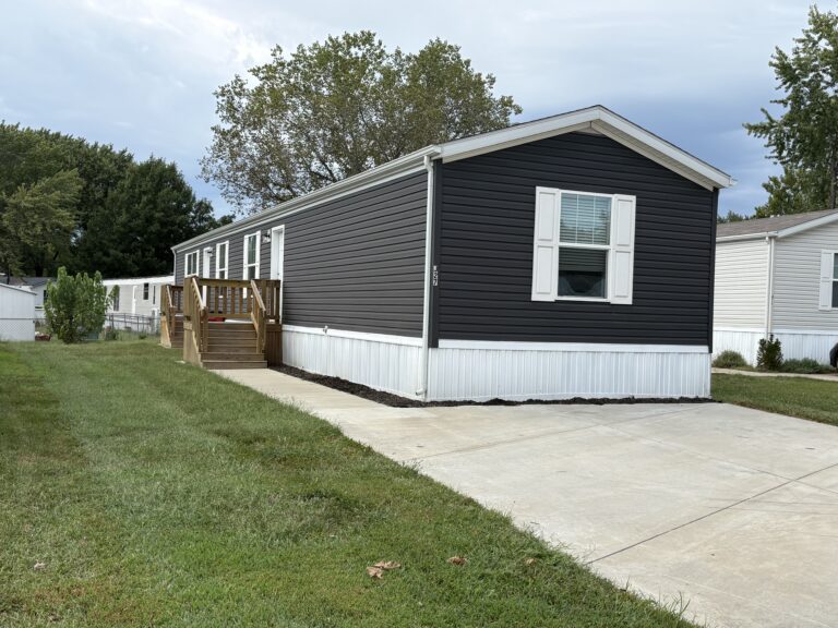 Photograph of 17311 E US Hwy 40, 0J27