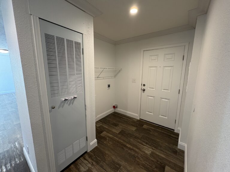 Gallery for 17311 E US Hwy 40, 0G19 at 17311 E US Hwy 40: Image 9 of 10