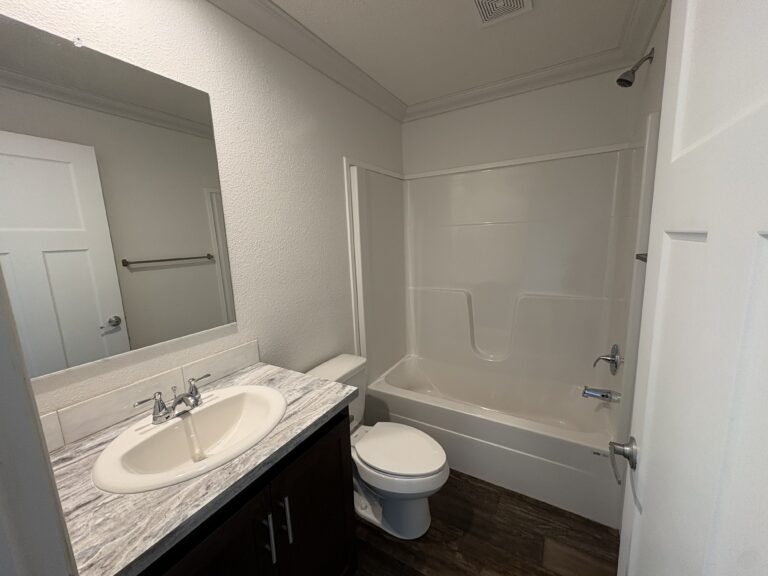 Gallery for 17311 E US Hwy 40, 0G19 at 17311 E US Hwy 40: Image 8 of 10