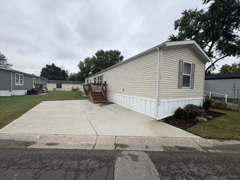 Photograph of 17311 E US Hwy 40, 00I5
