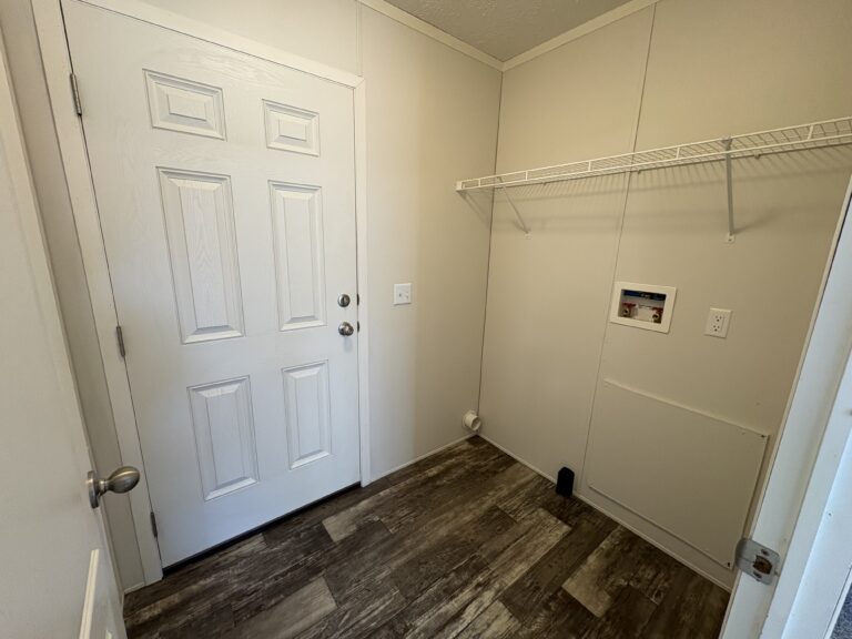 Gallery for 17311 E US Hwy 40, 00I5 at 17311 E US Hwy 40: Image 9 of 10